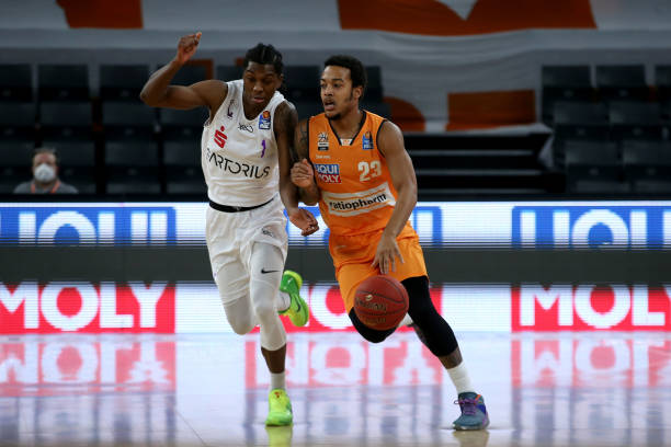 不意的动作 不意的动作