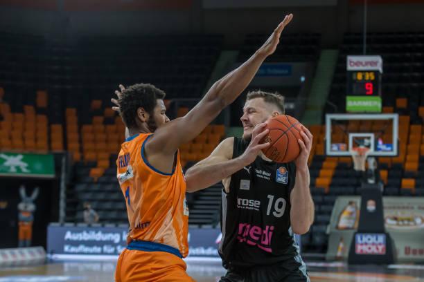 两端都有爆 两端都有爆